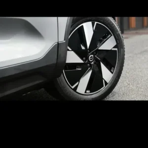 Volvo Black Edition 19" - Originalfälgar med premium Pirelli P Zero risnedsättning