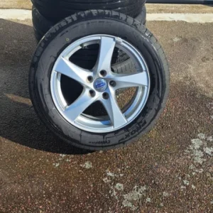 Volvo v60 Sommardäck + fälg Snabb frakt