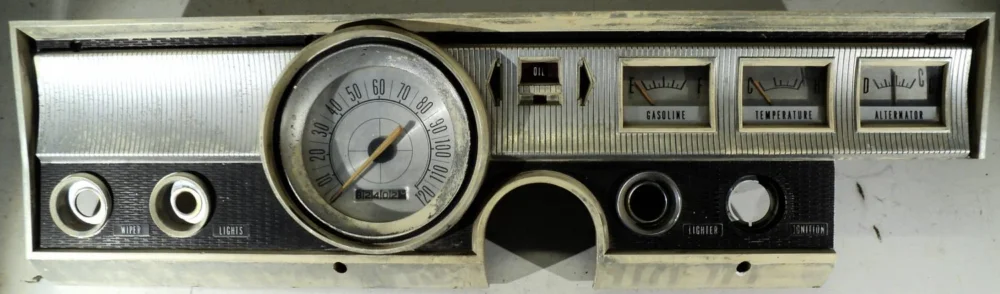 1965 Dodge Dart instrumenthus Fynd