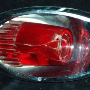 1961 Dodge sw baklampa höger (bra krom, trasigt glas) Outlet