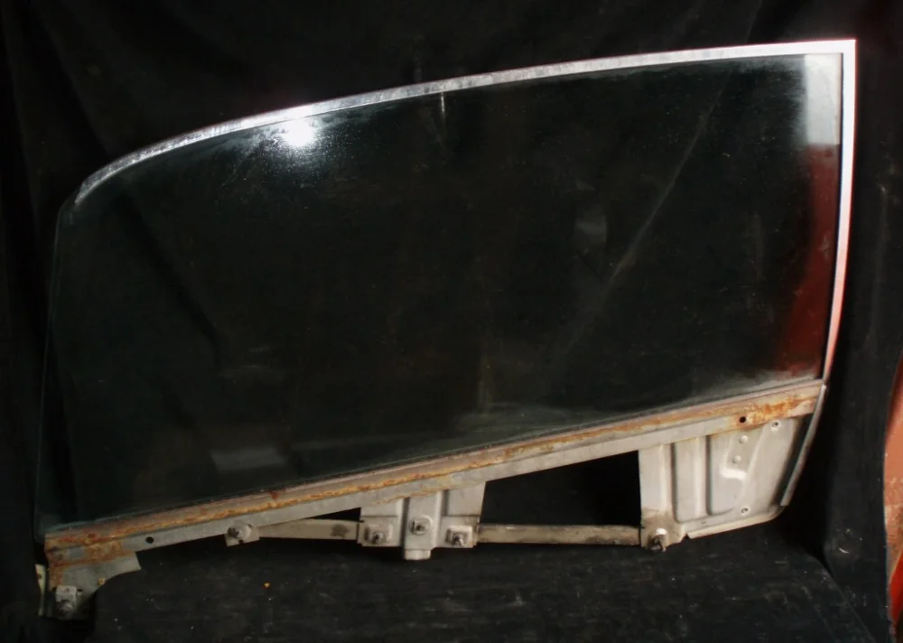 1966 Ford Fairlane 2dr ht sidoruta fram vänster Erbjudande