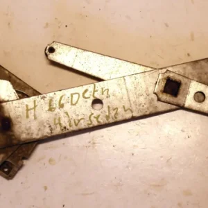 1966 Oldsmobile Delta 88 4 dr sedan fönster vevmekanism höger fram Beställ nu