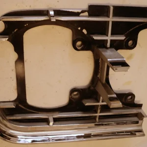 1965 Oldsmobile 98 grilldel höger yttre Nedsatt pris